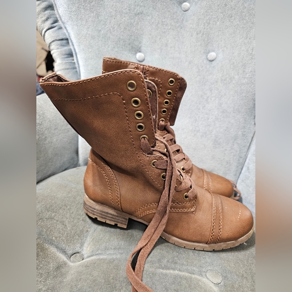 Boots - Picture 1 of 11